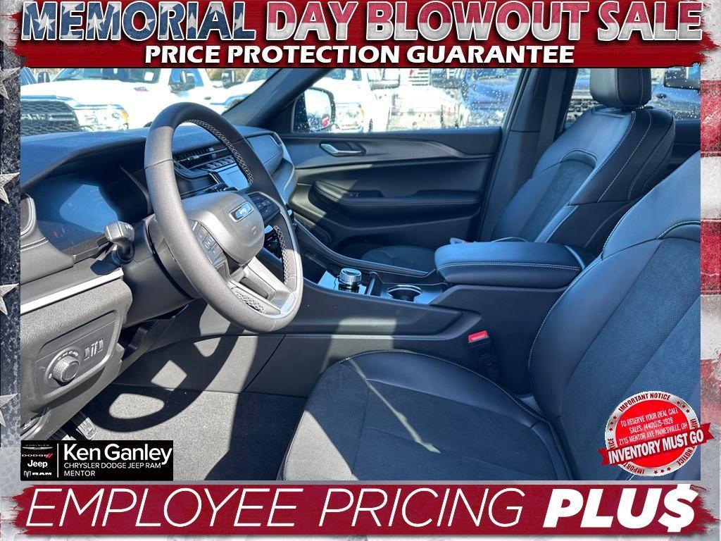 new 2025 Jeep Grand Cherokee car, priced at $41,255