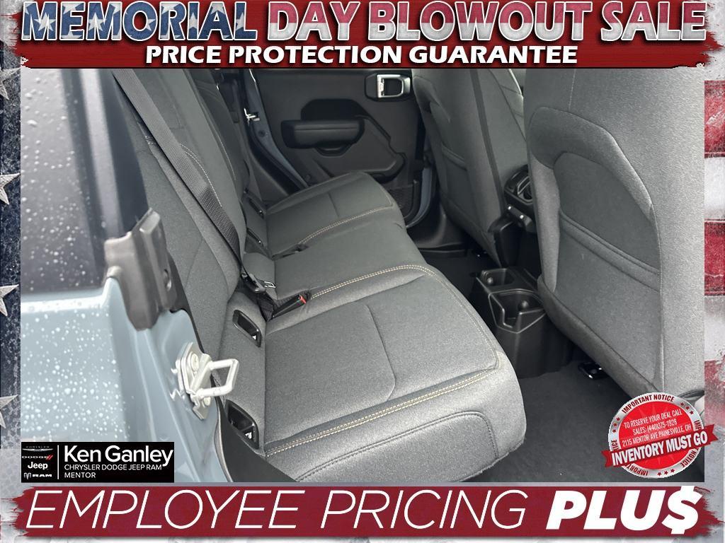 new 2025 Jeep Gladiator car, priced at $40,916