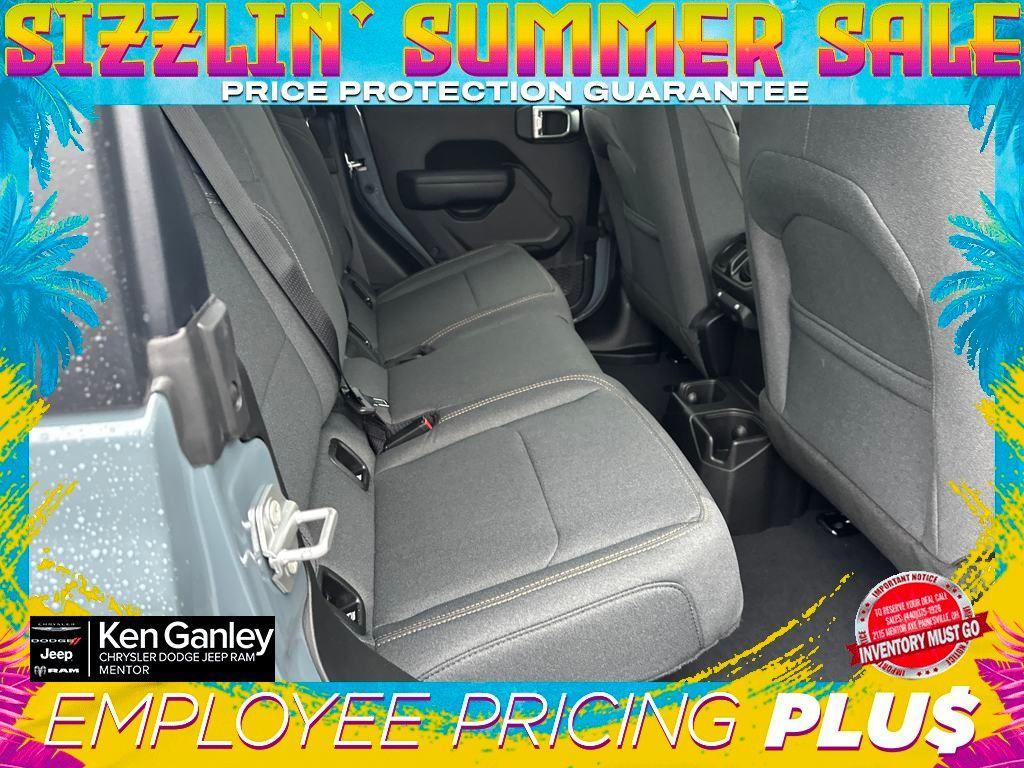 new 2025 Jeep Gladiator car, priced at $39,997