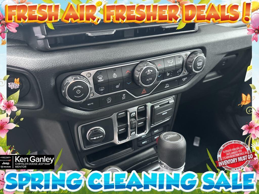 new 2025 Jeep Gladiator car, priced at $44,643