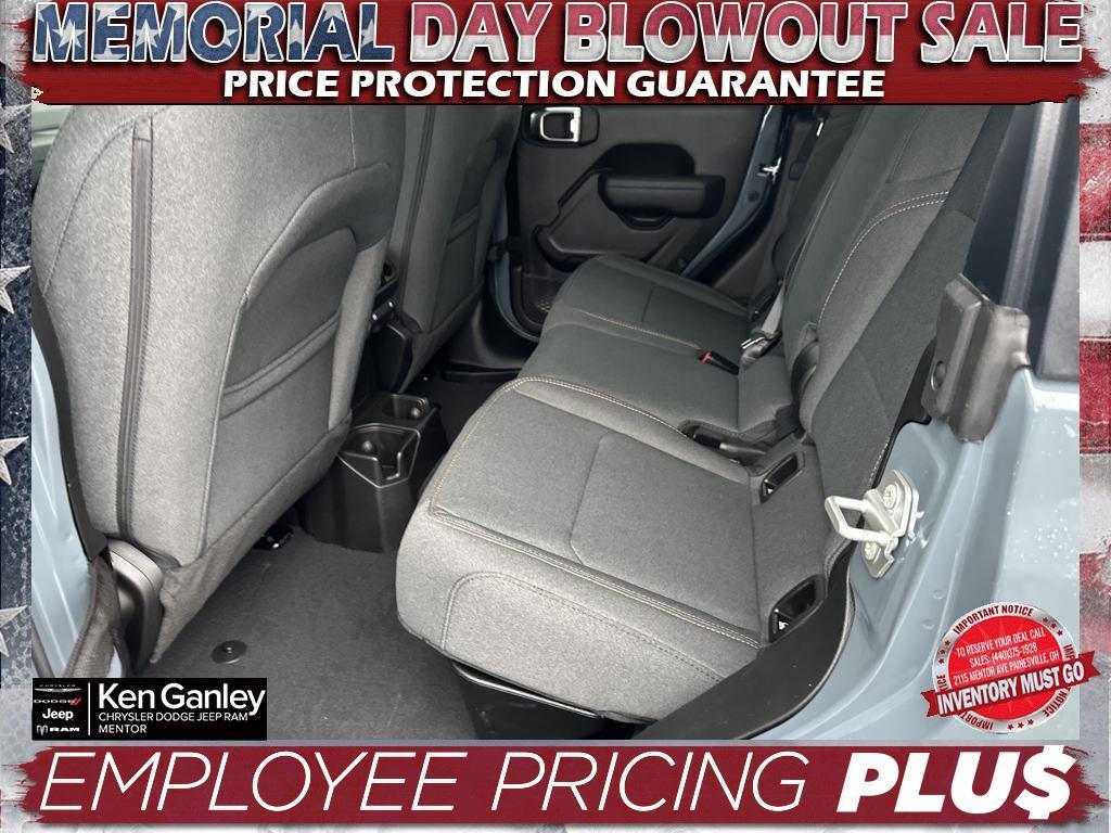 new 2025 Jeep Gladiator car, priced at $40,916