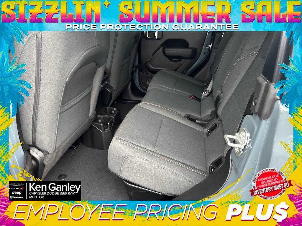 new 2025 Jeep Gladiator car, priced at $39,997