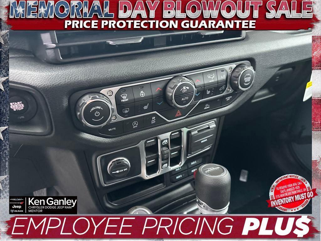 new 2025 Jeep Gladiator car, priced at $43,793