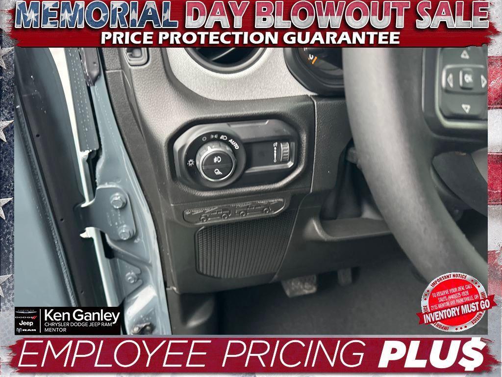 new 2025 Jeep Gladiator car, priced at $43,793