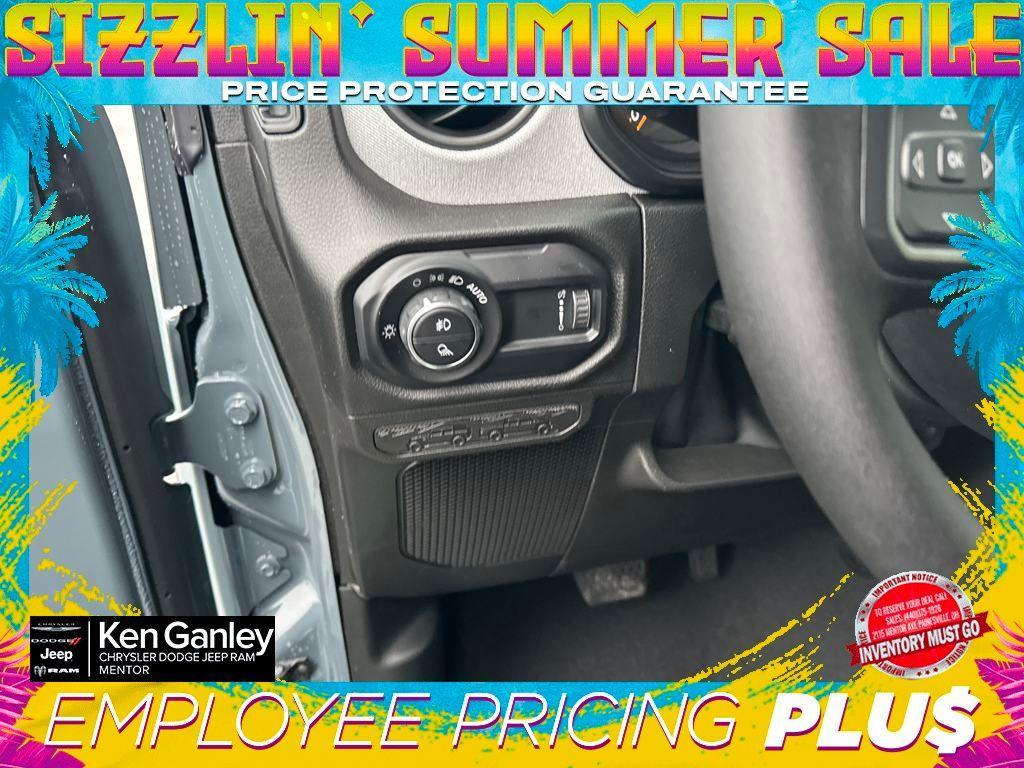 new 2025 Jeep Gladiator car, priced at $39,997