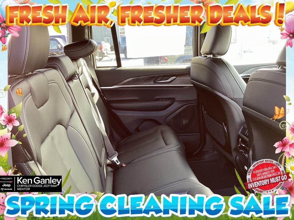 new 2025 Jeep Grand Cherokee car, priced at $43,396