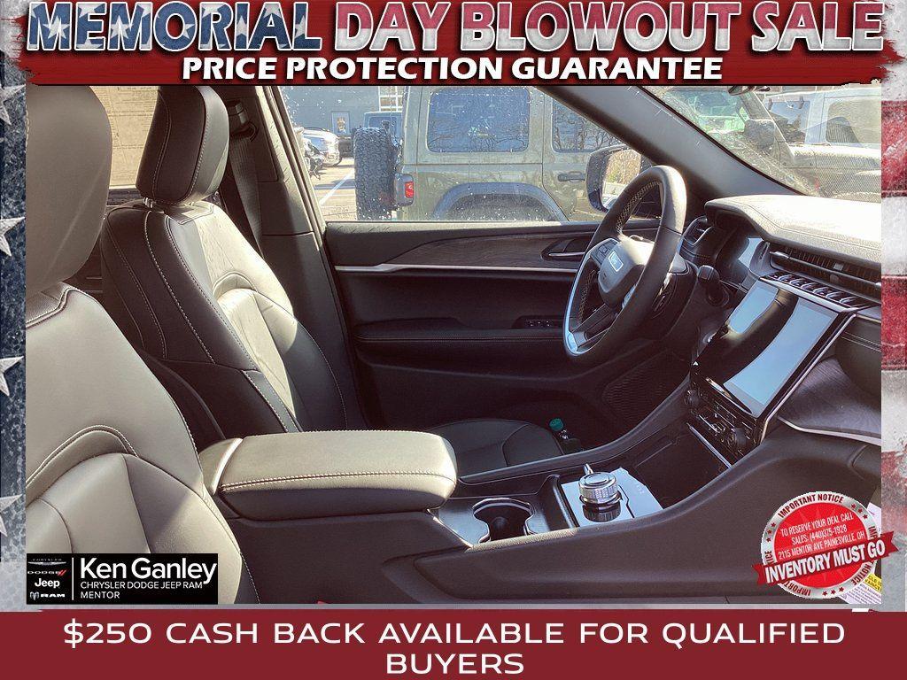 new 2025 Jeep Grand Cherokee car, priced at $44,701