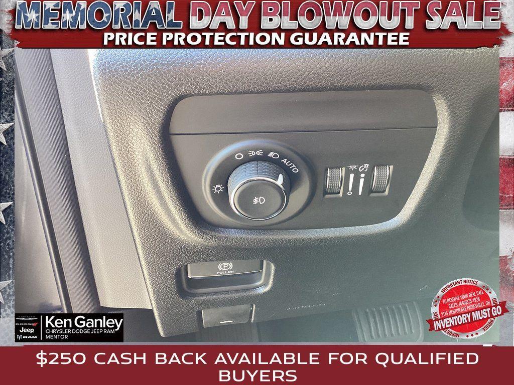 new 2025 Jeep Grand Cherokee car, priced at $44,701