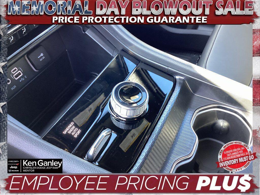 new 2025 Jeep Grand Cherokee car, priced at $44,701