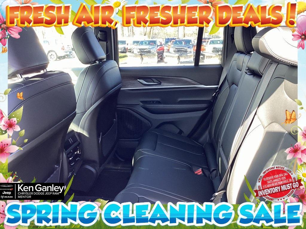new 2025 Jeep Grand Cherokee car, priced at $43,396