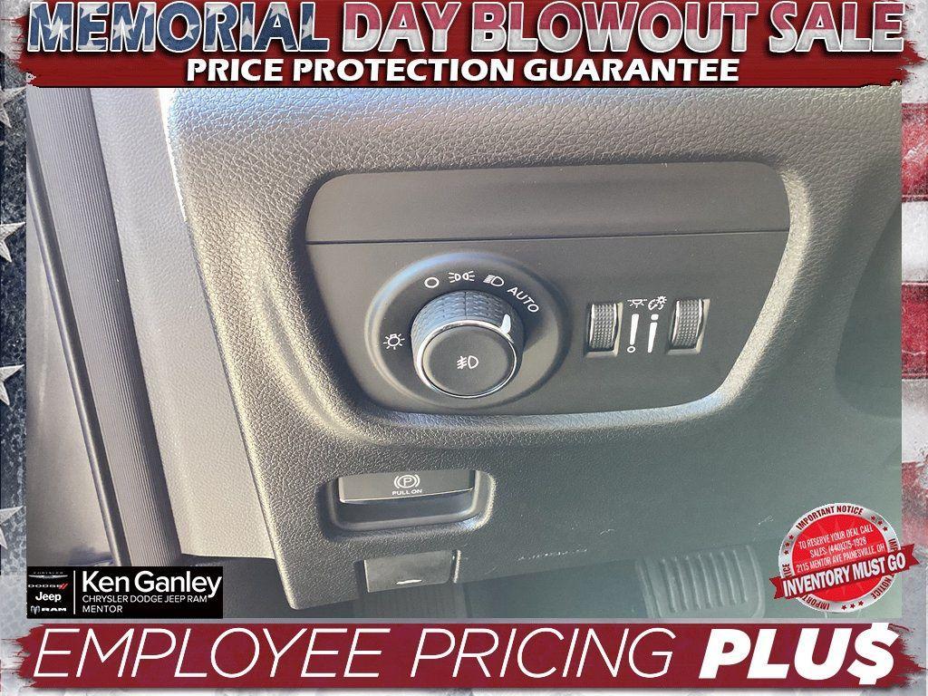 new 2025 Jeep Grand Cherokee car, priced at $44,701