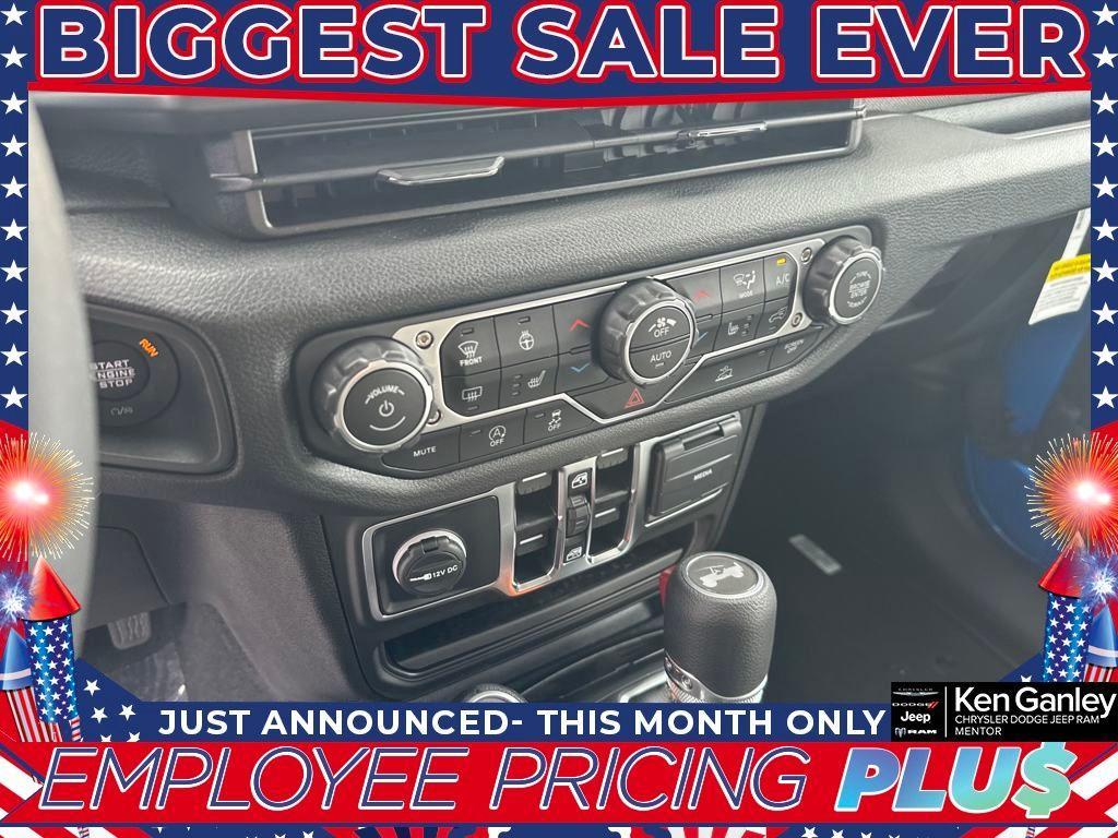 new 2025 Jeep Wrangler car, priced at $44,188