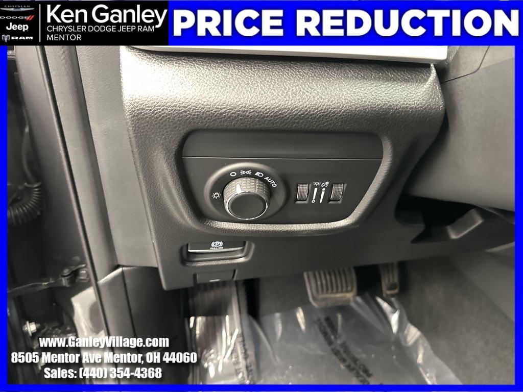 used 2022 Jeep Grand Cherokee car, priced at $34,476