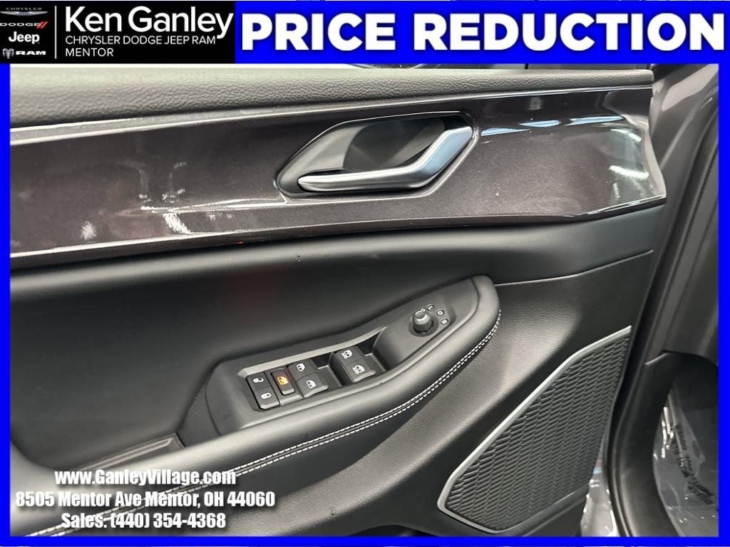 used 2022 Jeep Grand Cherokee car, priced at $34,476