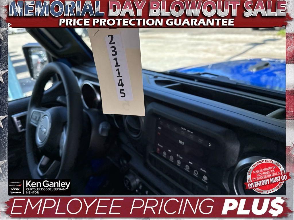 new 2023 Jeep Gladiator car, priced at $43,277
