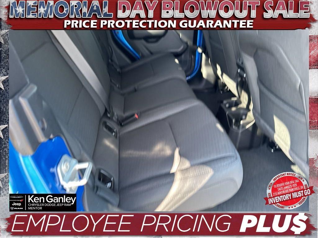 new 2023 Jeep Gladiator car, priced at $43,277