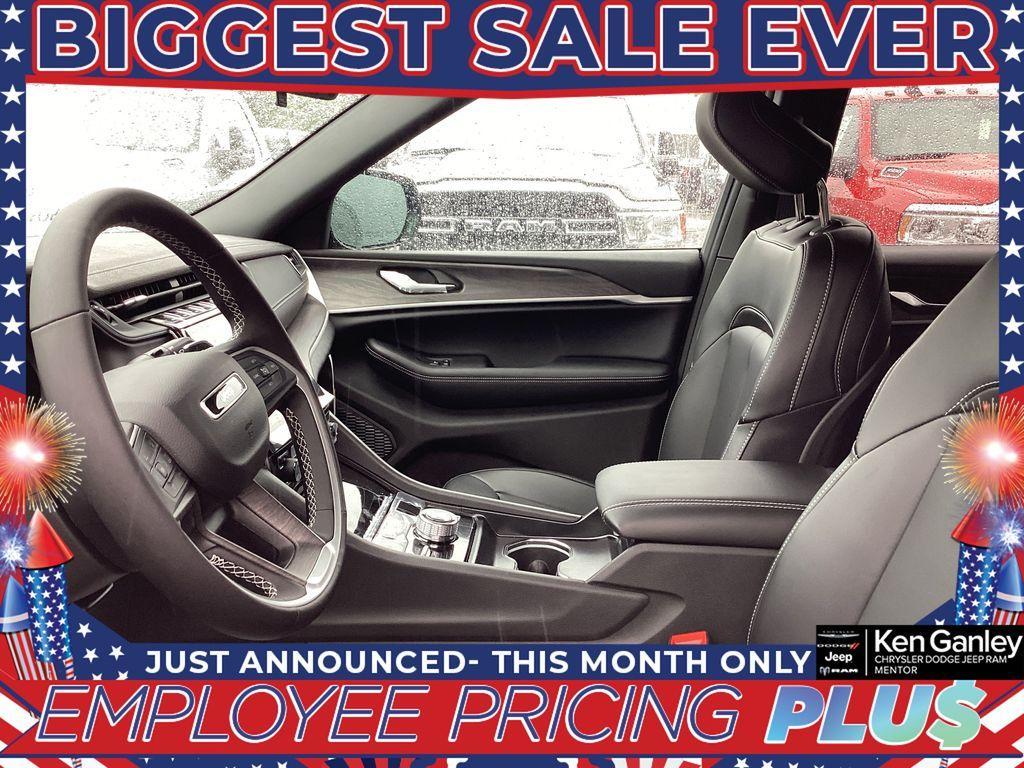 new 2025 Jeep Grand Cherokee L car, priced at $49,776
