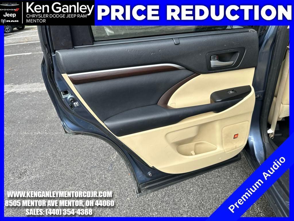 used 2015 Toyota Highlander car, priced at $17,100
