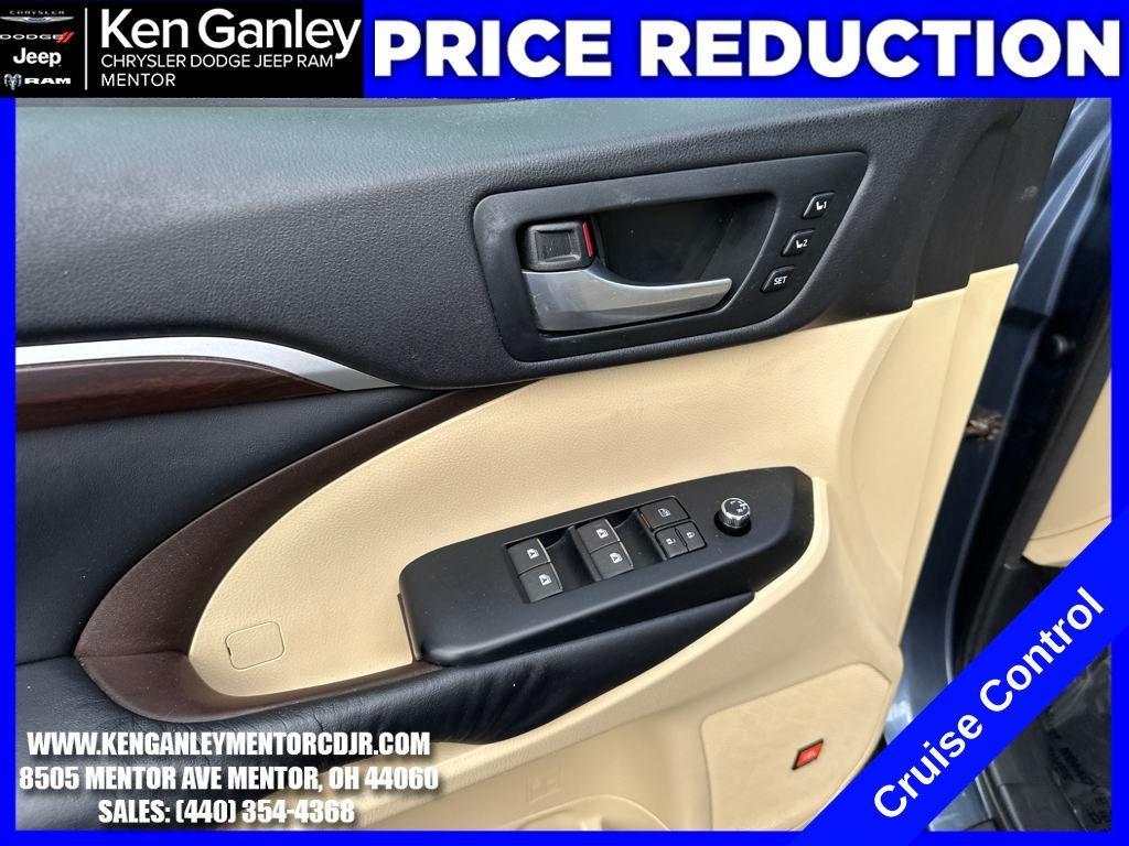 used 2015 Toyota Highlander car, priced at $17,100