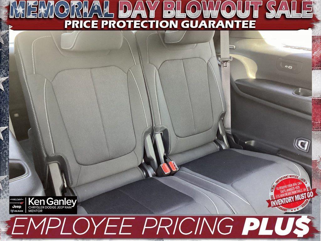 new 2025 Jeep Grand Cherokee L car, priced at $41,125