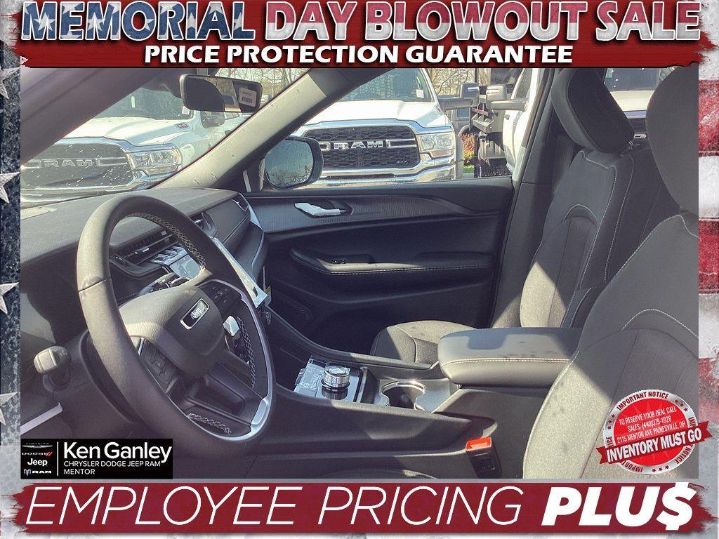 new 2025 Jeep Grand Cherokee L car, priced at $41,125