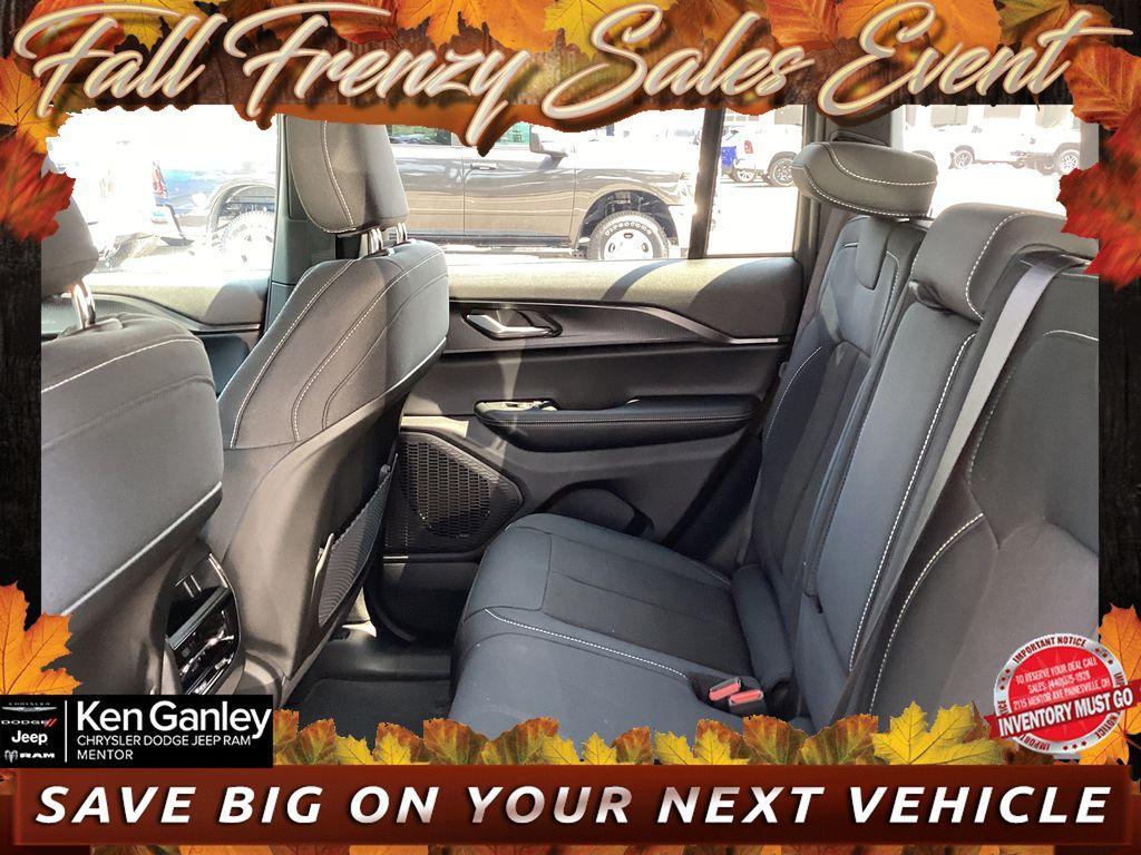 new 2025 Jeep Grand Cherokee car, priced at $36,681