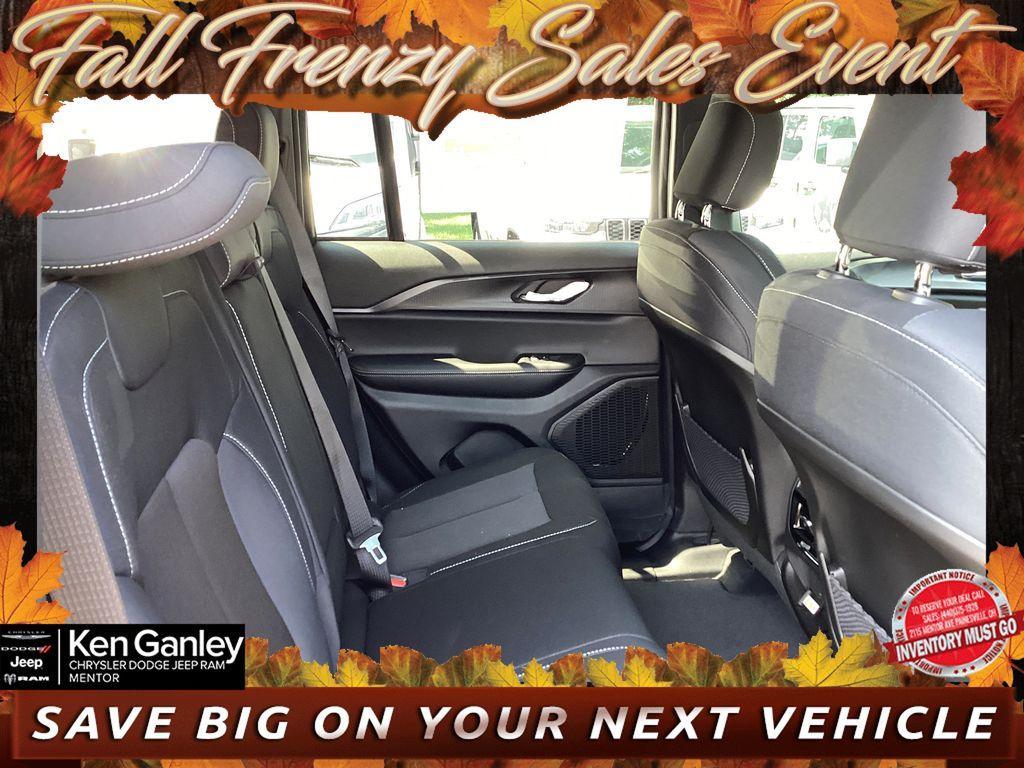 new 2025 Jeep Grand Cherokee car, priced at $36,681