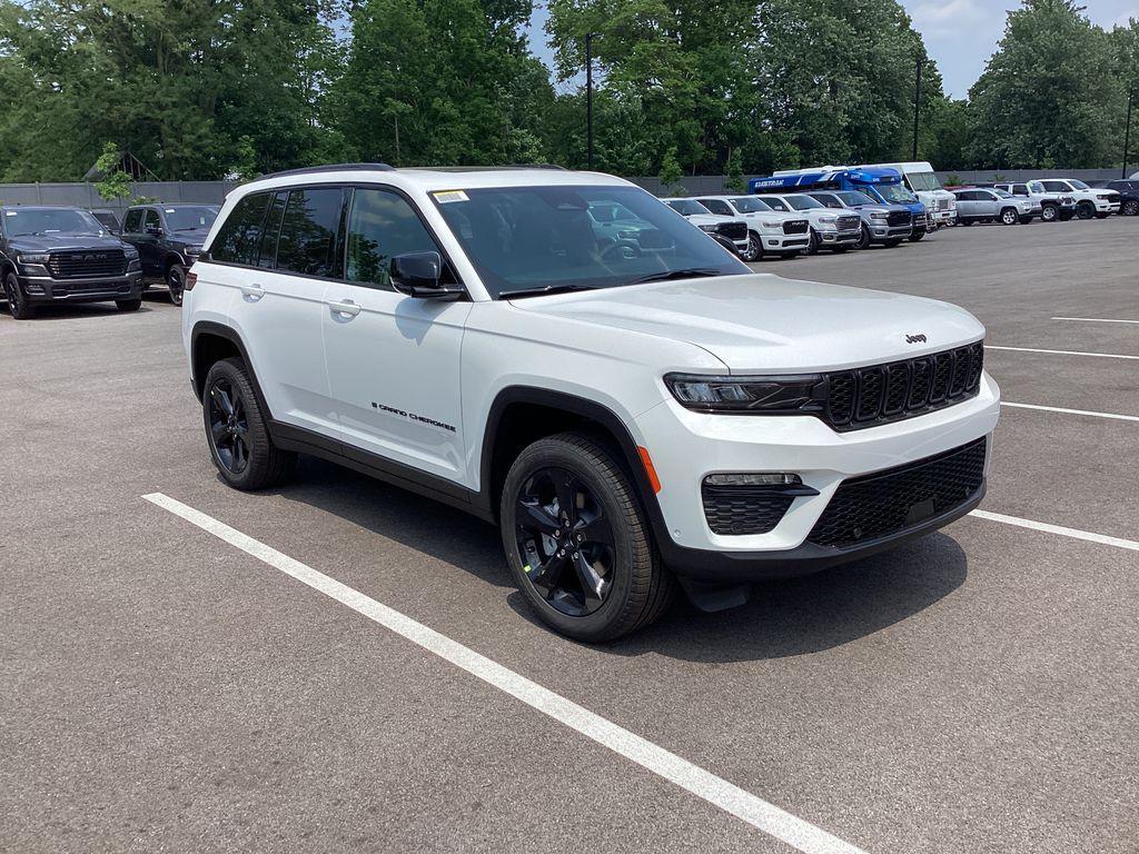 new 2025 Jeep Grand Cherokee car, priced at $50,006