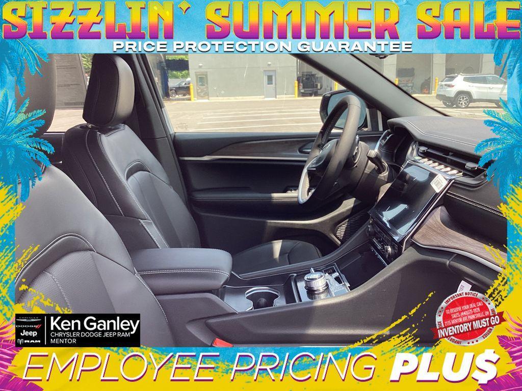 new 2025 Jeep Grand Cherokee car, priced at $50,006