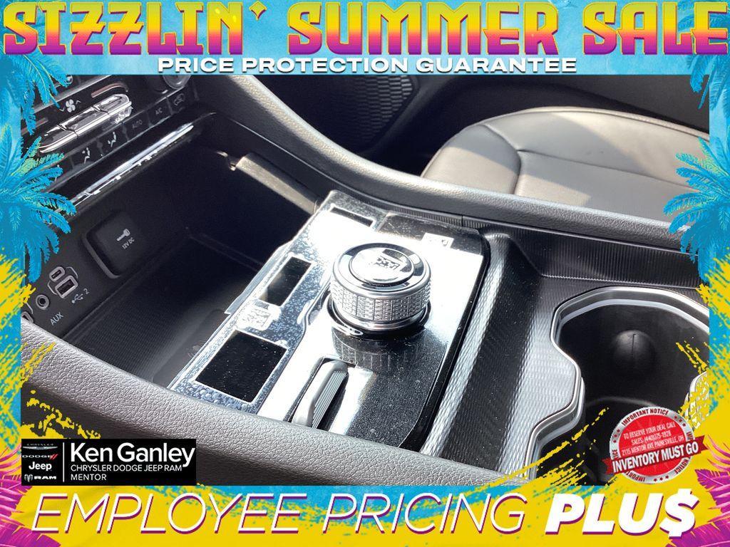 new 2025 Jeep Grand Cherokee car, priced at $50,006