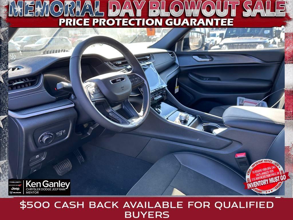 new 2025 Jeep Grand Cherokee L car, priced at $42,657