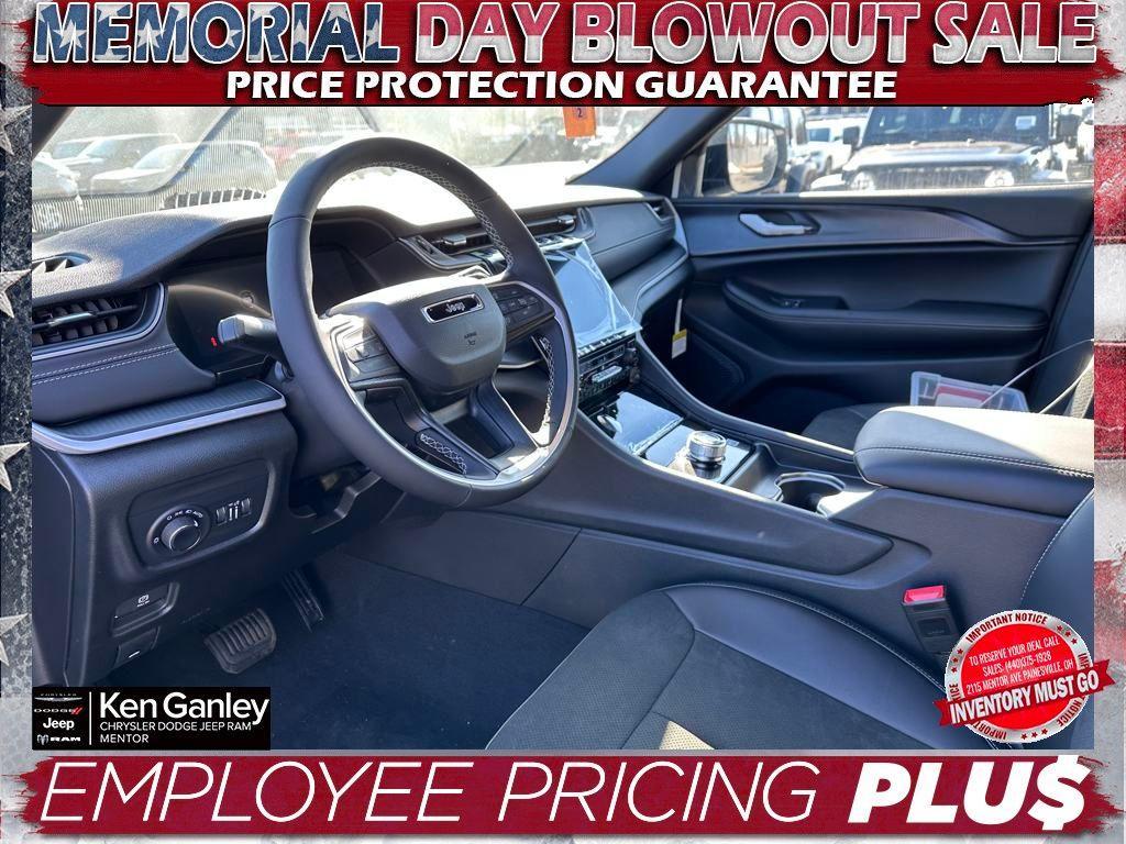new 2025 Jeep Grand Cherokee L car, priced at $42,657