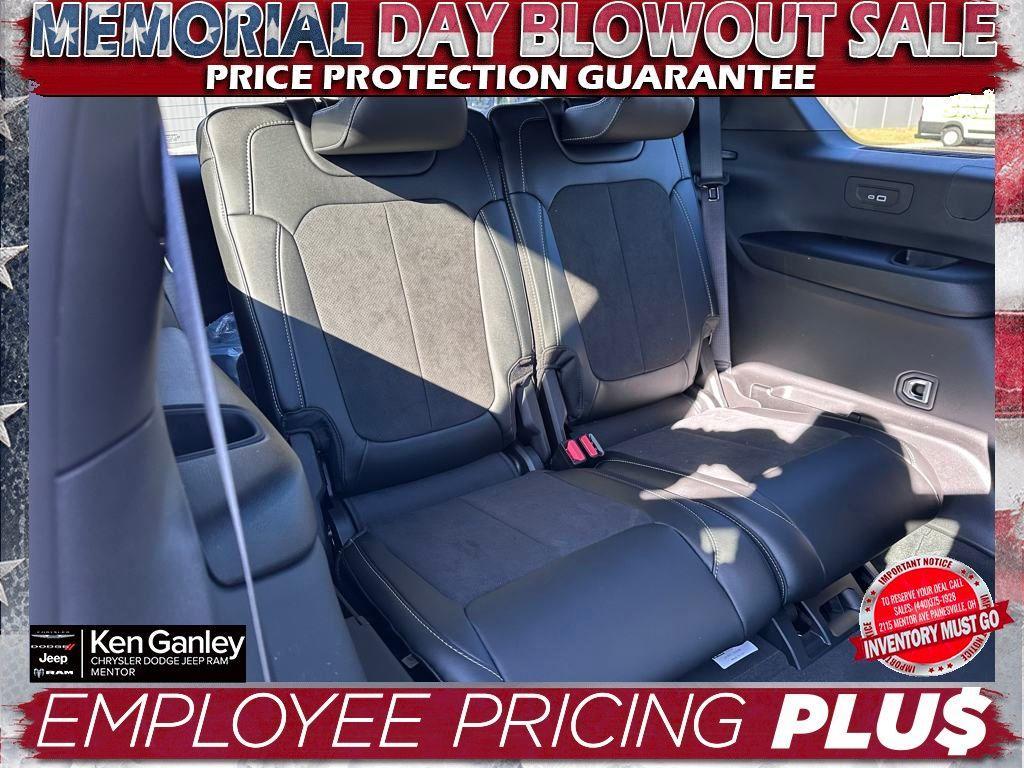 new 2025 Jeep Grand Cherokee L car, priced at $42,657