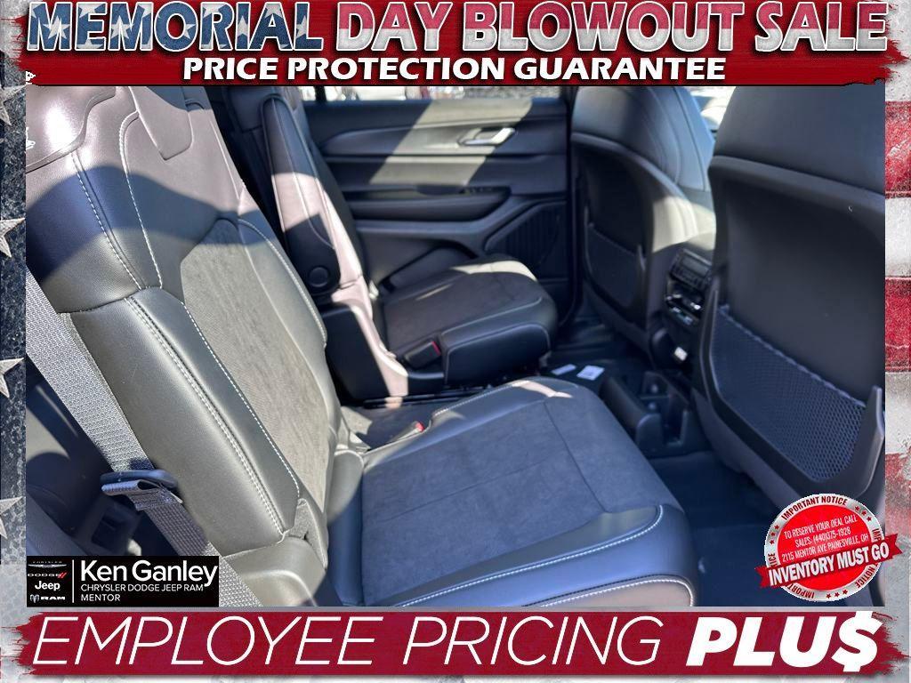 new 2025 Jeep Grand Cherokee L car, priced at $42,657