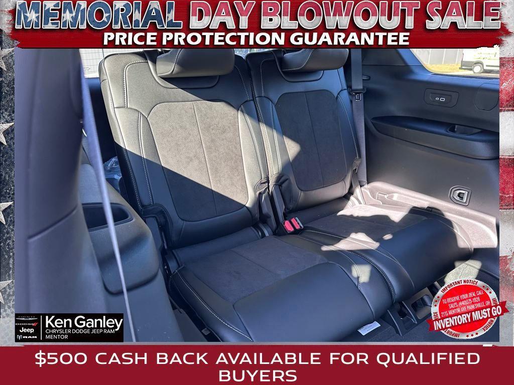 new 2025 Jeep Grand Cherokee L car, priced at $42,657