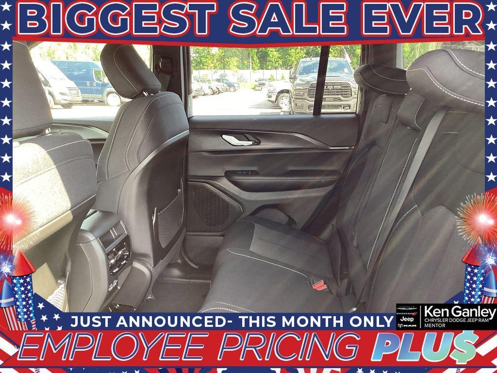 new 2025 Jeep Grand Cherokee car, priced at $39,314