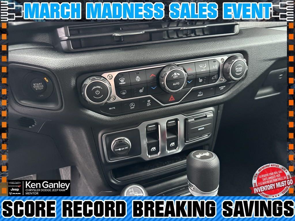 new 2025 Jeep Wrangler car, priced at $37,899