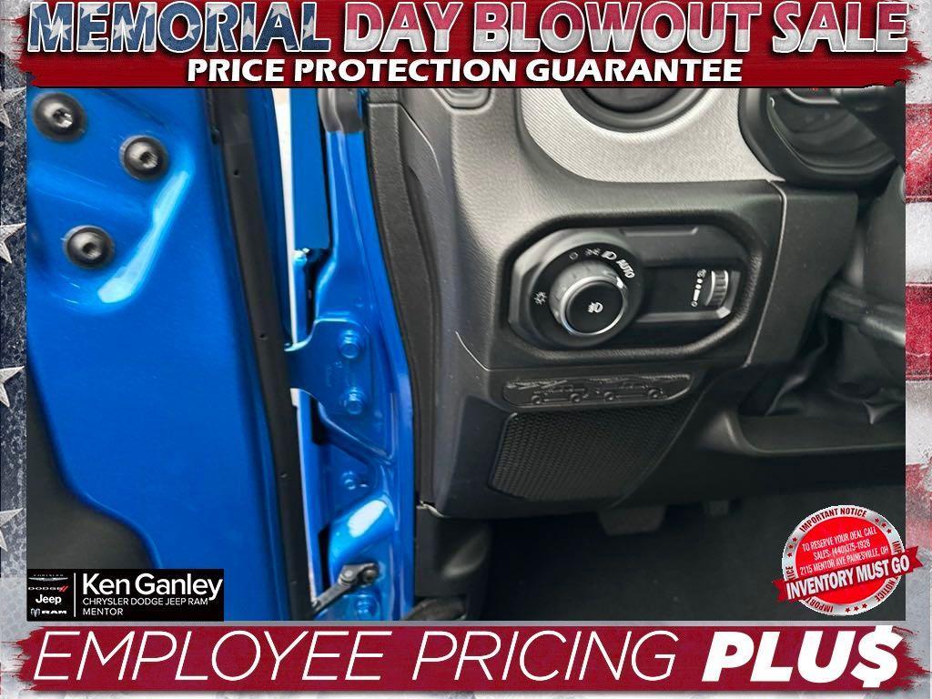 new 2025 Jeep Wrangler car, priced at $40,399