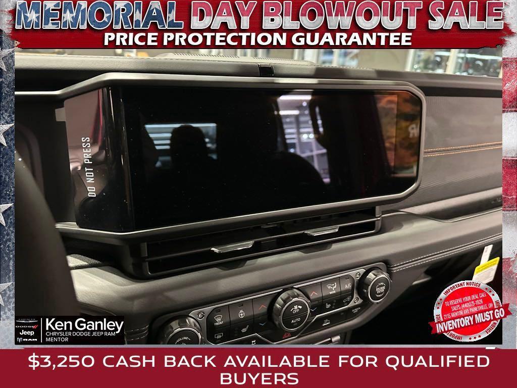 new 2025 Jeep Gladiator car, priced at $52,545