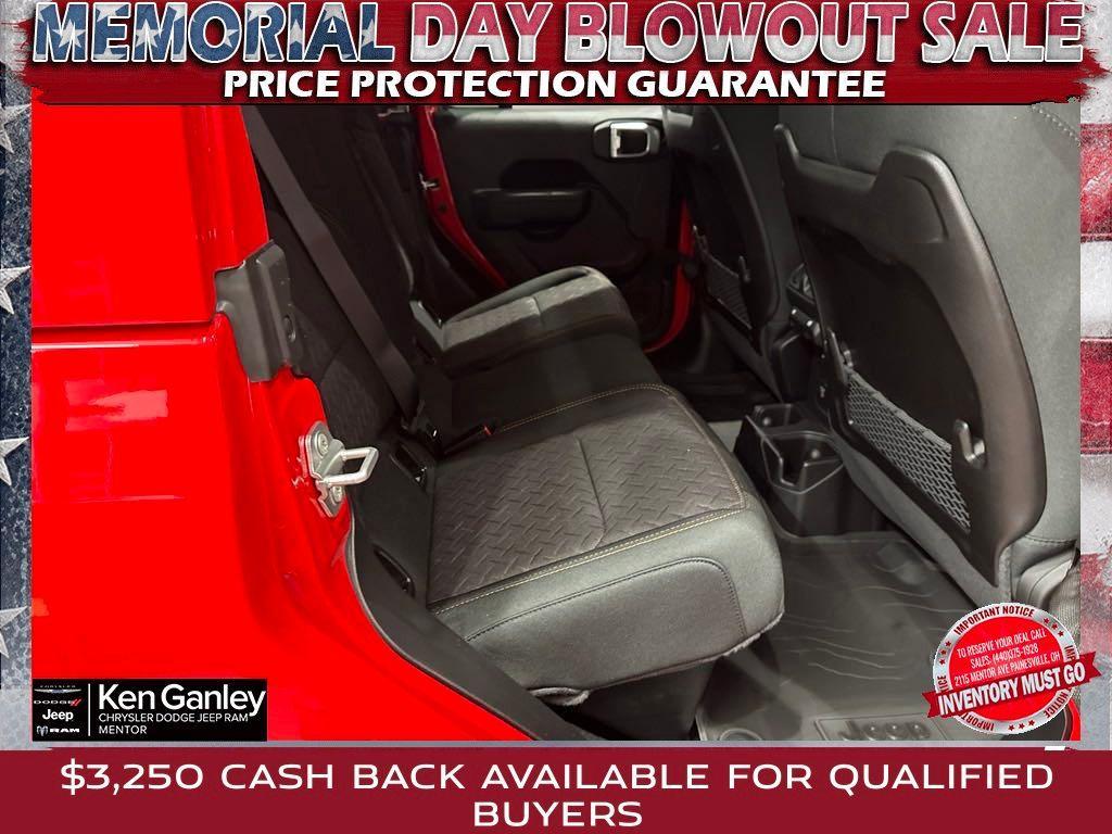 new 2025 Jeep Gladiator car, priced at $52,545