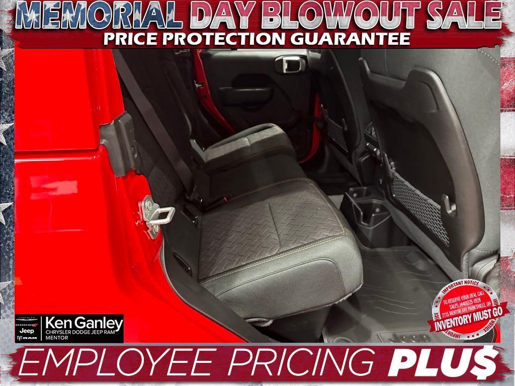 new 2025 Jeep Gladiator car, priced at $52,545