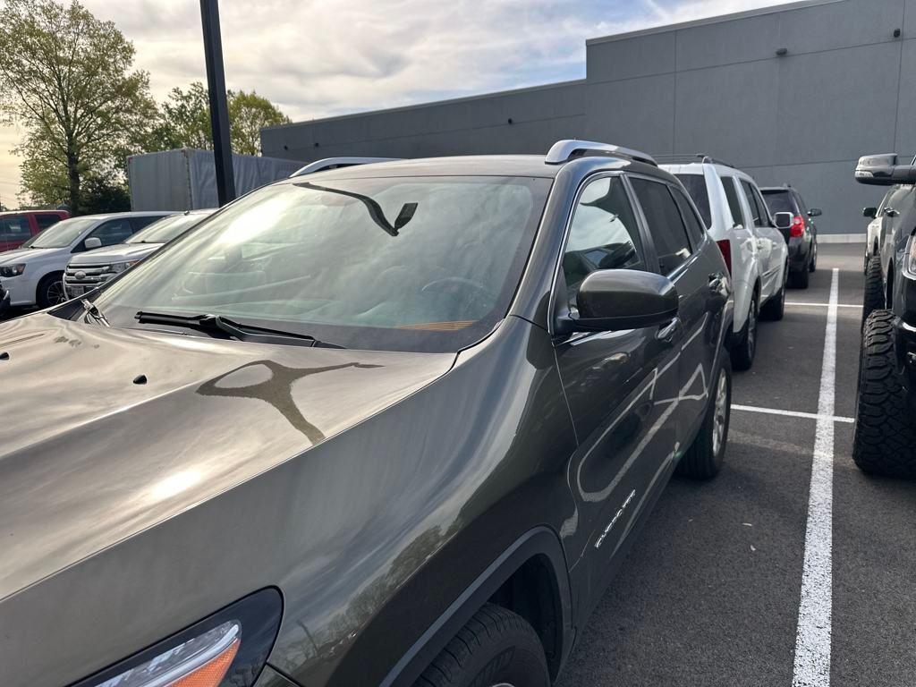used 2015 Jeep Cherokee car, priced at $6,600