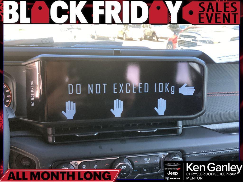 new 2025 Jeep Gladiator car, priced at $43,816