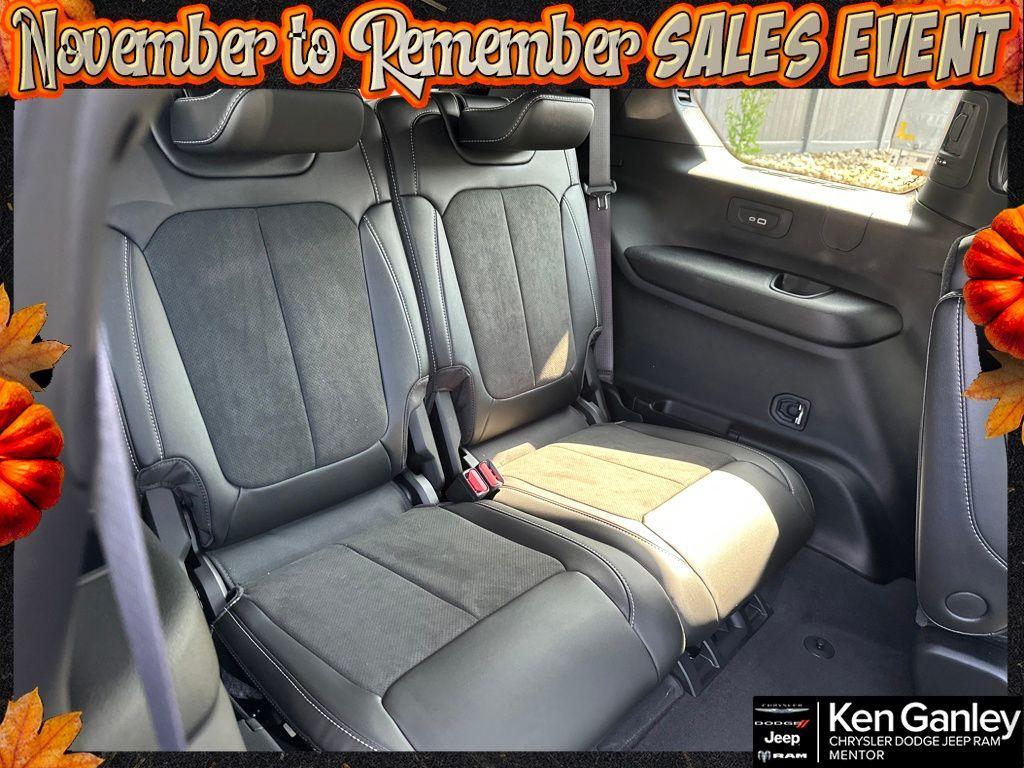 new 2025 Jeep Grand Cherokee L car, priced at $44,493