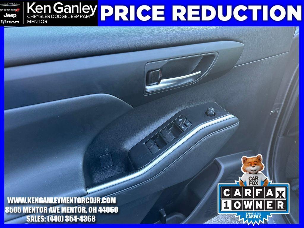 used 2021 Toyota Highlander car, priced at $32,500