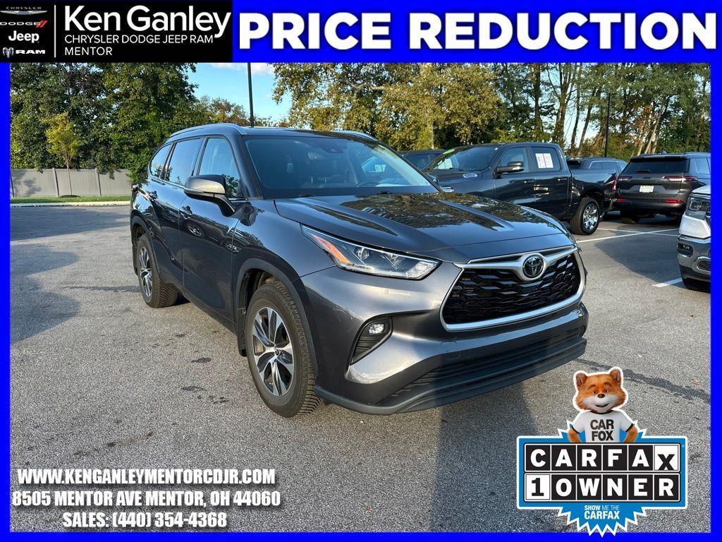 used 2021 Toyota Highlander car, priced at $32,900