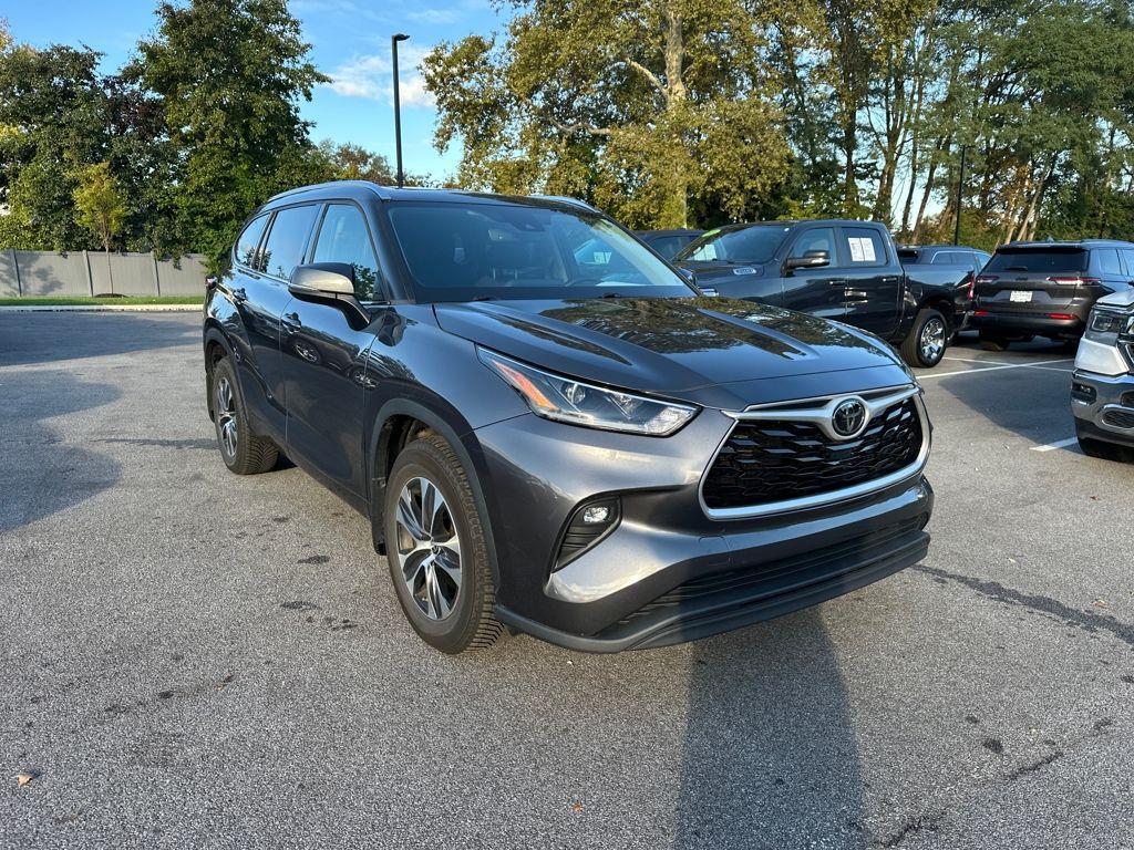 used 2021 Toyota Highlander car, priced at $32,500