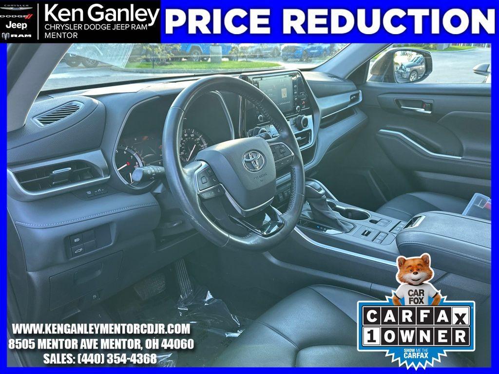 used 2021 Toyota Highlander car, priced at $32,500