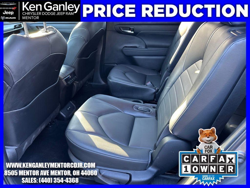 used 2021 Toyota Highlander car, priced at $32,500