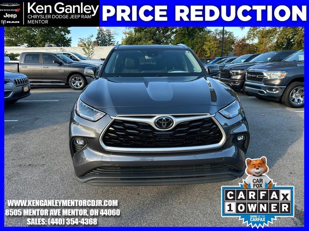 used 2021 Toyota Highlander car, priced at $32,500